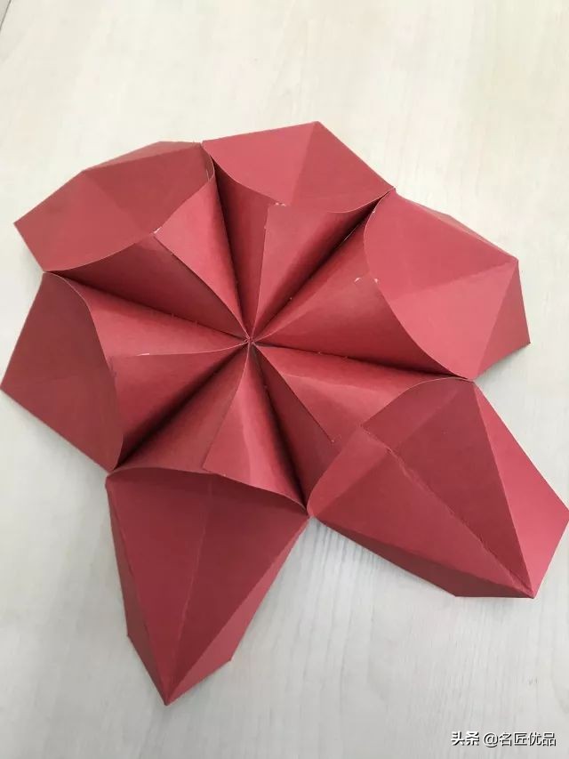 猪年手工制作纸灯笼,大红灯笼手工制作简约过年