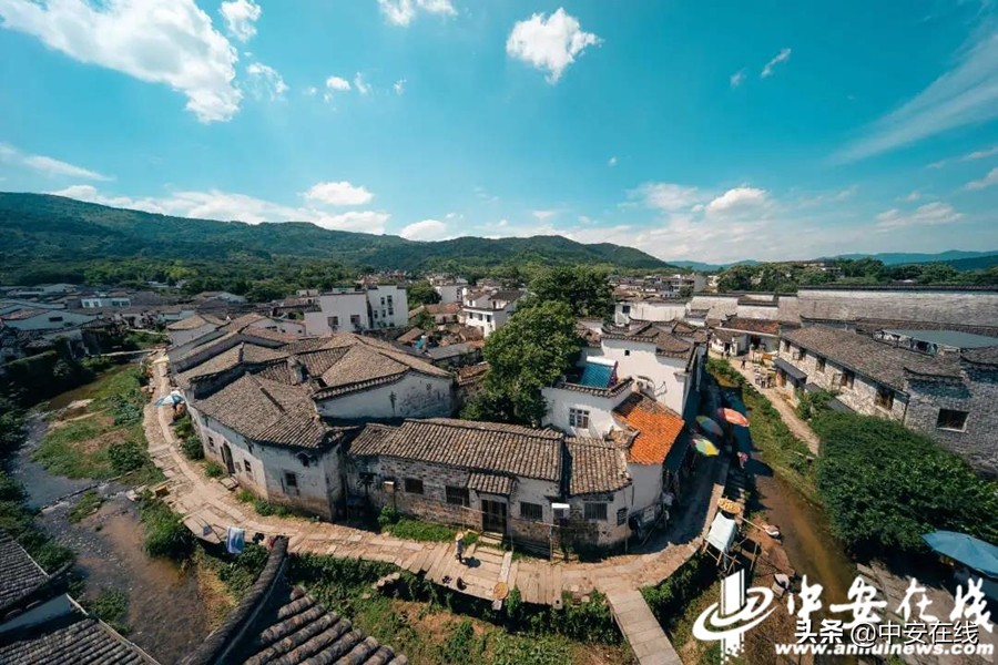 五一出发安徽3-5天短途旅游推荐,列出3条安徽经典的旅游路线