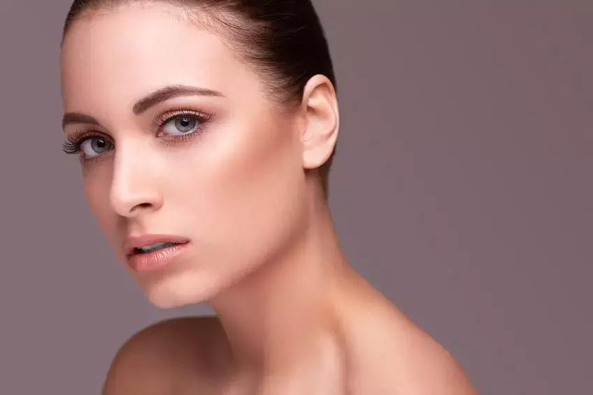 天生黑皮肤怎么美白最有效,皮肤太黑如何快速美白还不伤皮肤