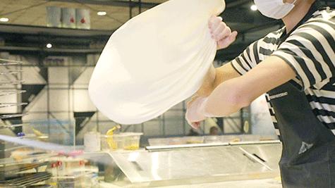 0.1cm圣诞限定薄金比萨，30天后下线