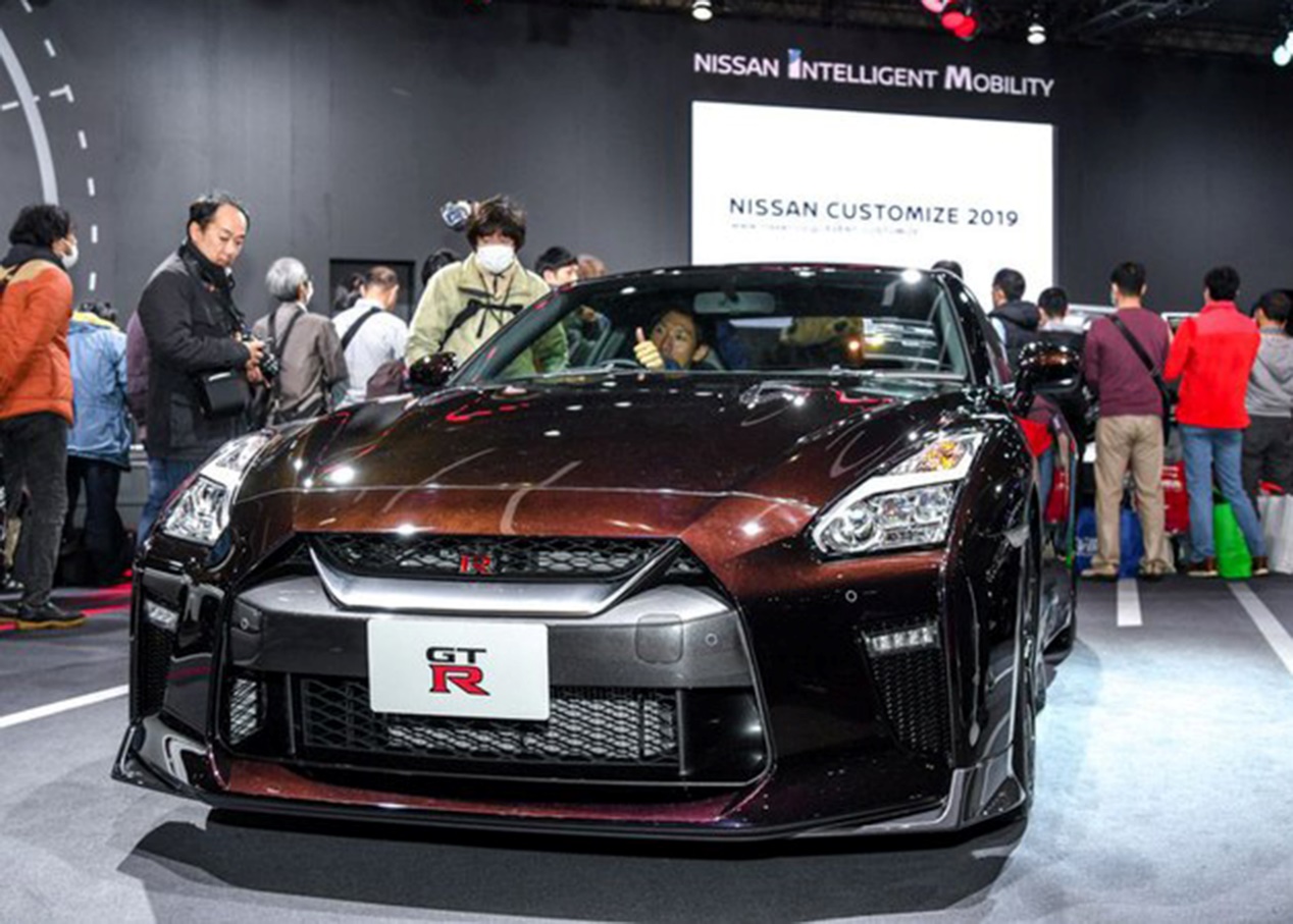 gtr2020款战神顶配,gt-r50周年限量版