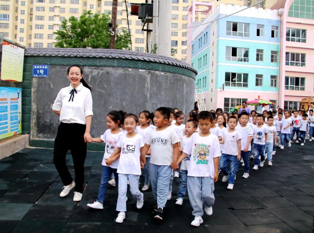 春天幼儿园传承红色文化活动推荐,红色文化专题活动方案幼儿园