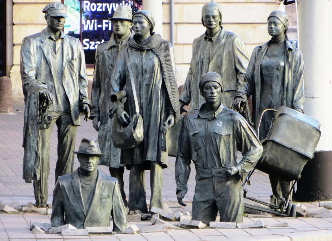 地球的雕塑,地球上的奇异建筑