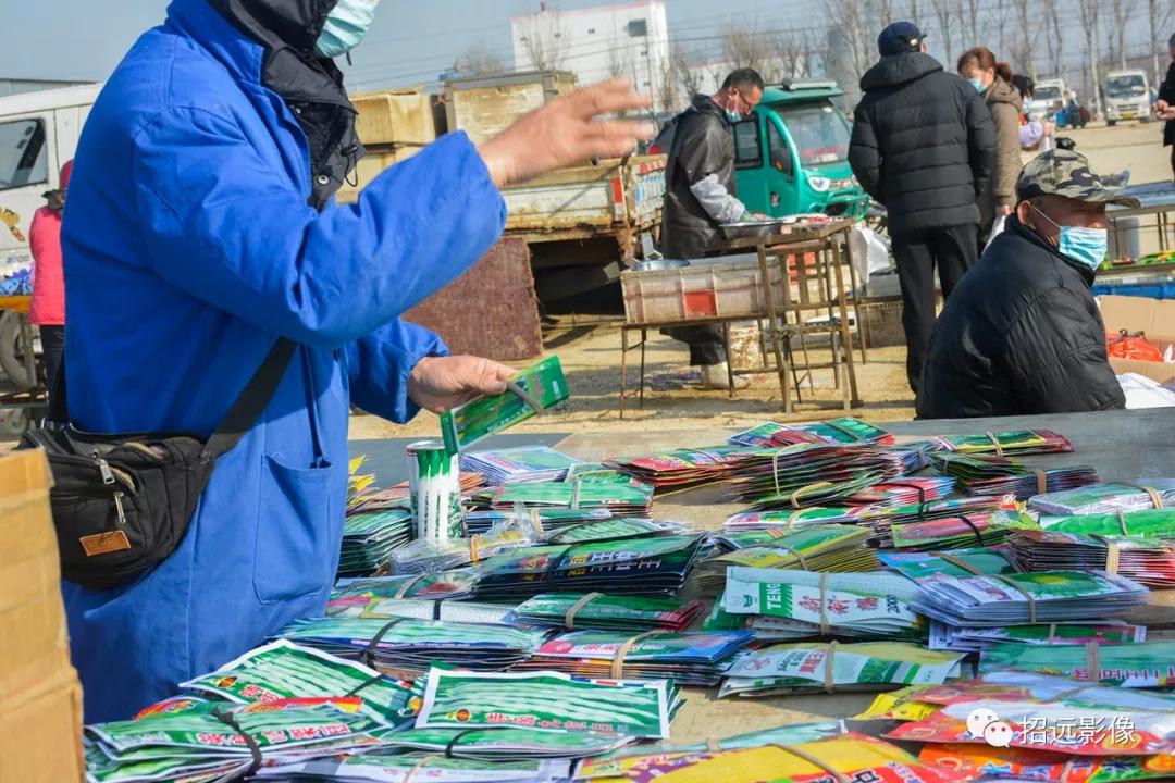 龙口粉丝主产区张星农村大集开市了！来赶集的人还不少来