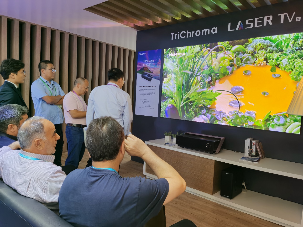 海信激光电视100l5与100l6比较,海信目前口碑最好的激光电视机