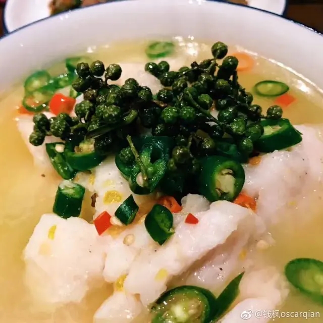 钱枫变身美食吃播，大口吃肉，难怪昔日帅少年，已胖到二百多斤
