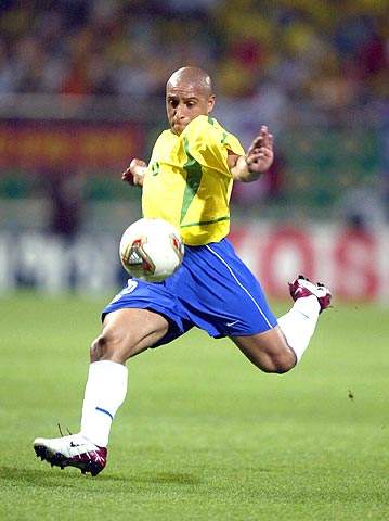 足球你最喜欢哪个中锋,如果你是球员进球怎么庆祝