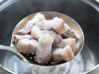 春笋炒五花肉的家常做法图片,新鲜春笋炒五花肉的最正宗做法