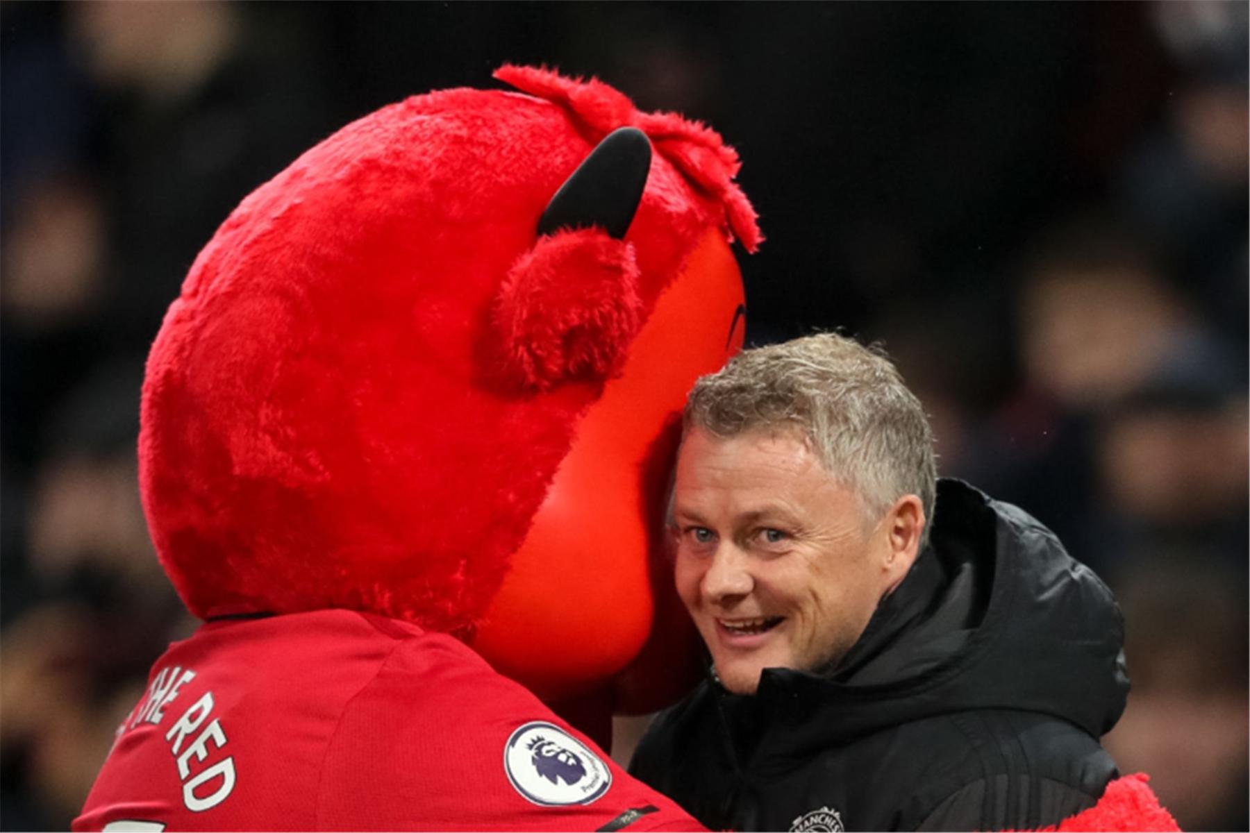 回忆曼联大厦一步步倒塌的过程索帅该如何带年轻红魔重返巅峰？