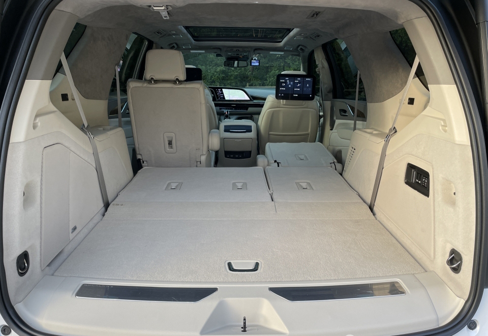 凯迪拉克凯雷德国外评测,凯迪拉克凯雷德海外