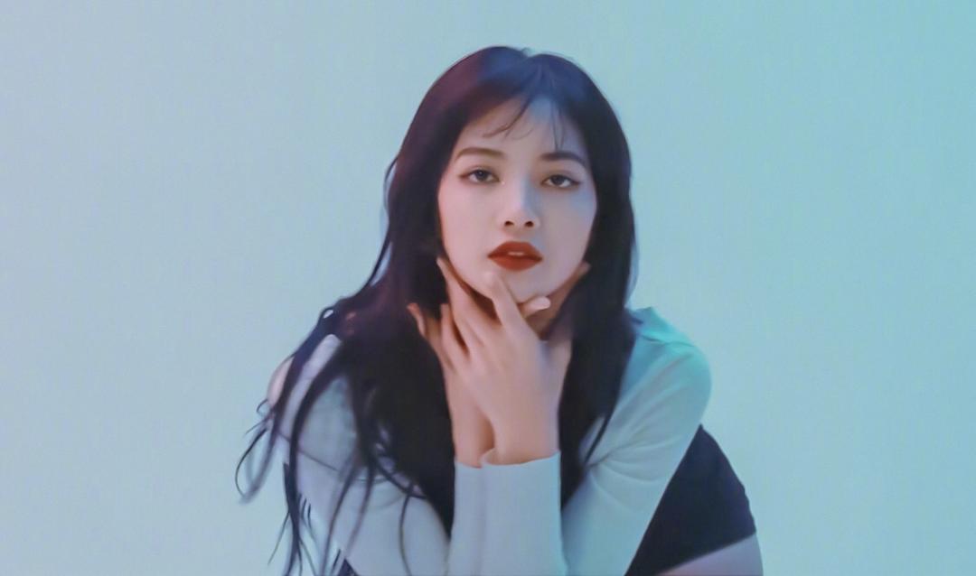 iulisa卸妆后的样子,iu和lisa哪个漂亮