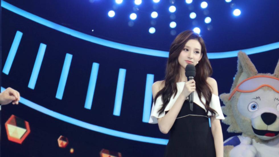 央视一姐曾比董卿还红的女人,央视主持人李红董卿谁更漂亮