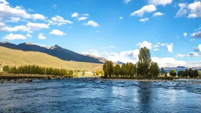 稻城亚丁白云,稻城亚丁风景没有想象中的那么美