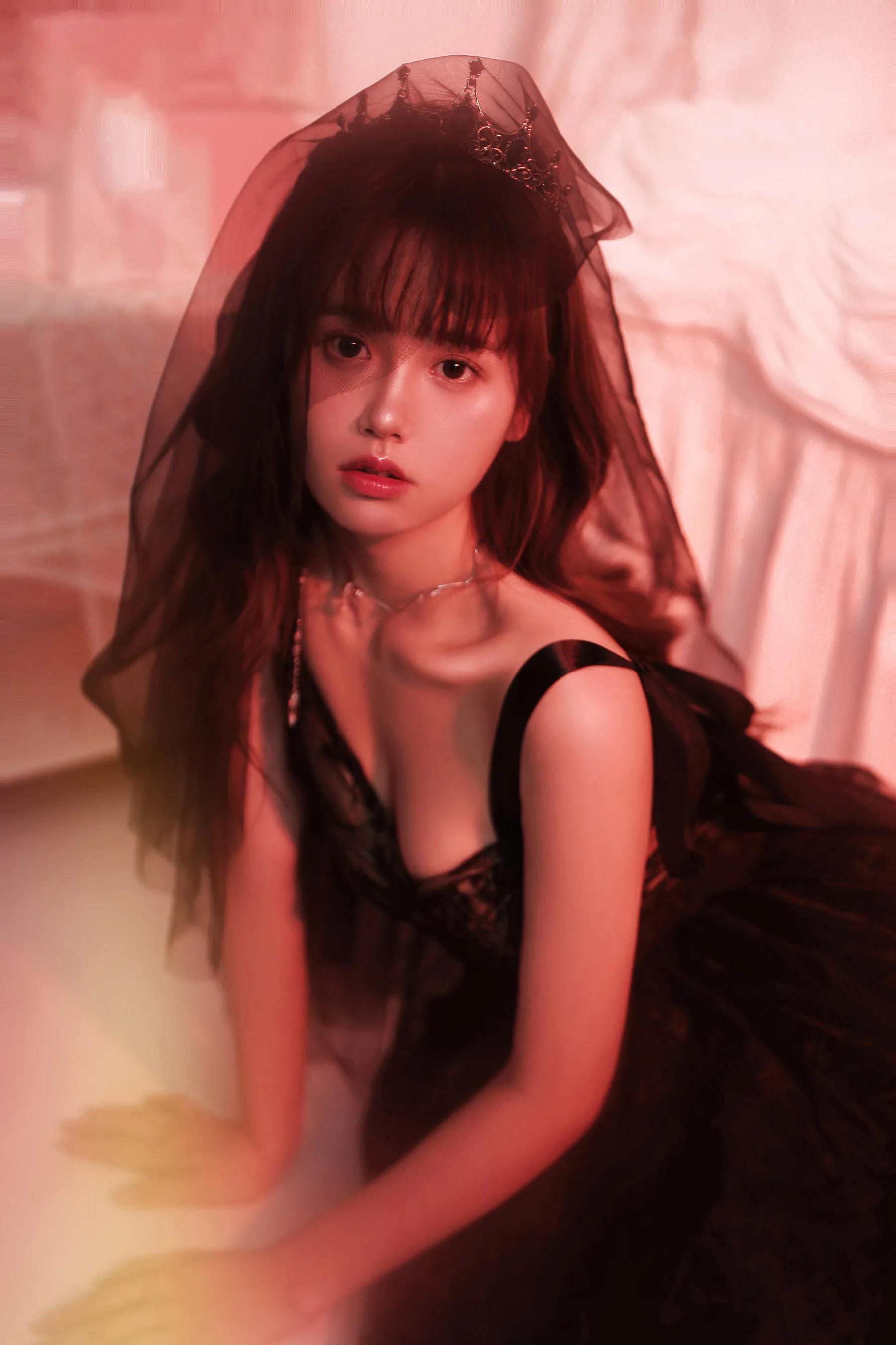 高级暗黑写真美女壁纸,成熟御姐风美女壁纸