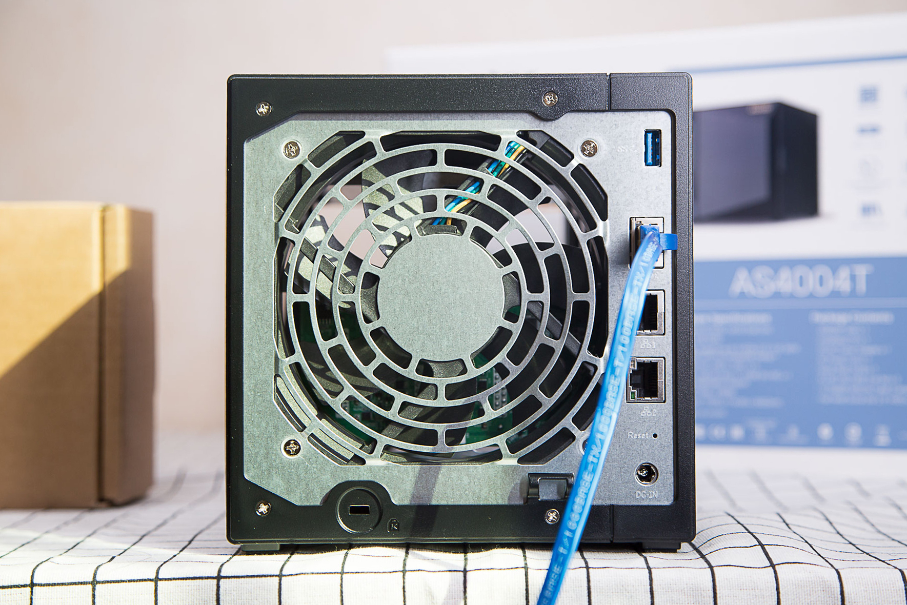 给硬盘插上翅膀-华芸AS4004T万兆NAS搭建测试