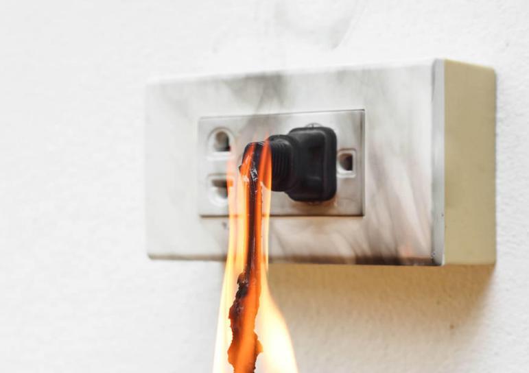 厨房用电线2.5平方够用吗,餐厅厨房用电线多少平方的