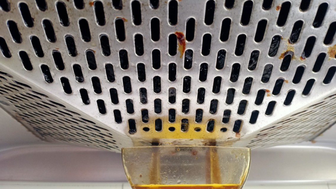 亲！来、一起给咱们的油烟机洗个澡吧！不用花钱哦