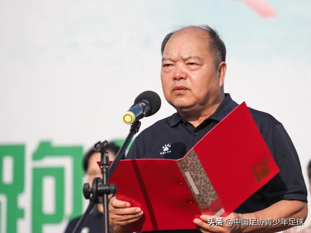 快乐绿茵场放飞足球梦“奔跑吧·赣鄱少年”足球公益行在婺源启动