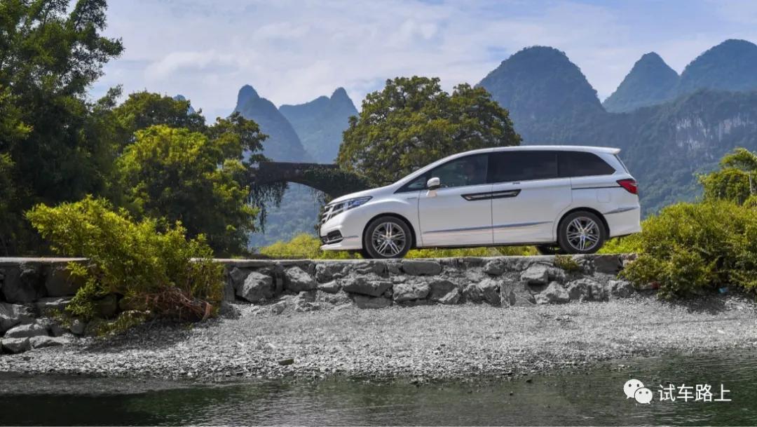 ailisien混动艾力绅2020款试驾,全新艾力绅锐混动