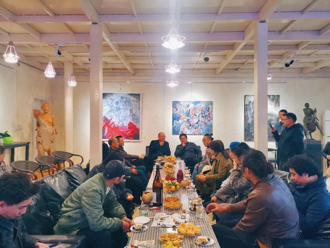 庆川美80周年！美酒、蛋糕，咖啡桌前的艺术集会