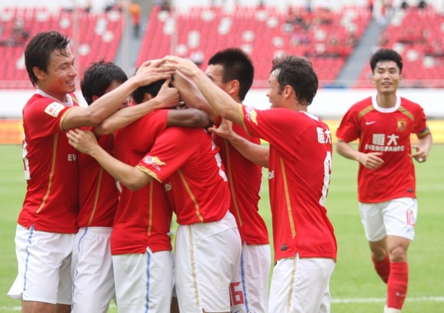 深圳vs广州恒大集锦,深圳恒大对阵大连一方