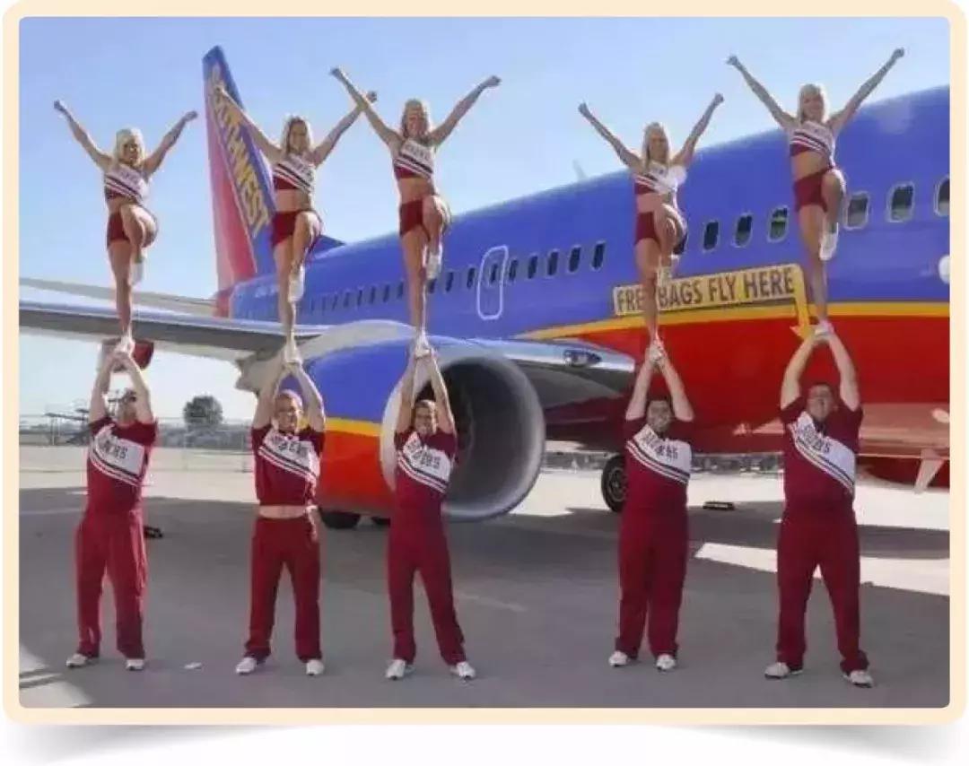 空姐在飞机上的坐姿,空姐坐飞机的奇葩经历