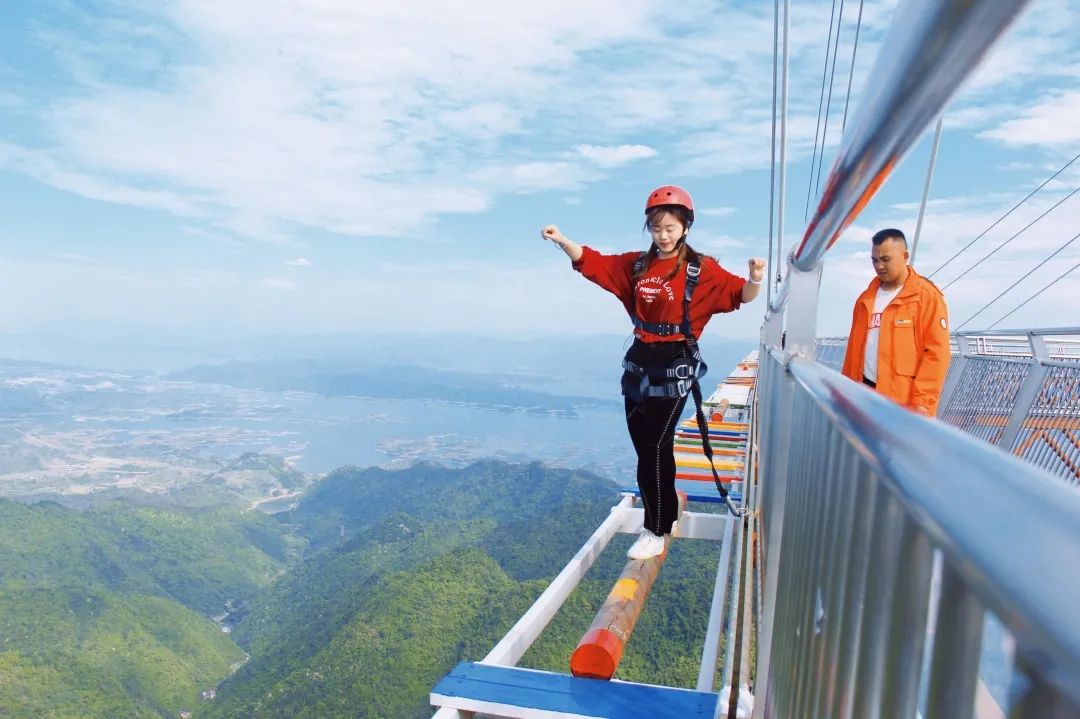 杭州旅游玻璃栈道漂流,杭州山清水秀大峡谷