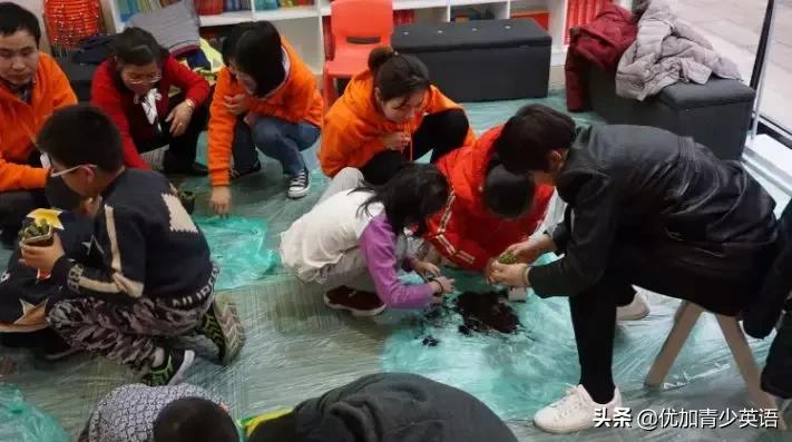 植树节播撒梦想厚植希望,植树节拥抱春天播种绿色放飞希望