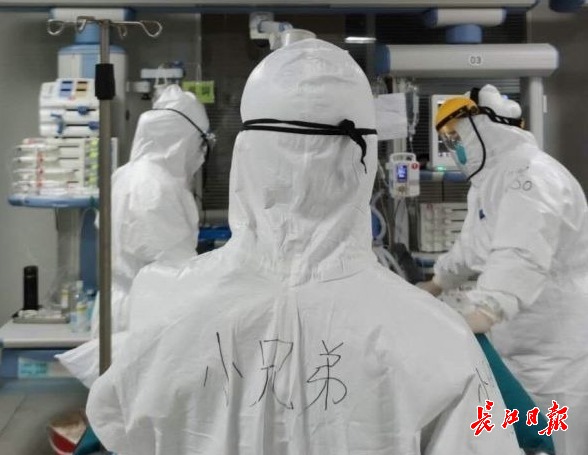 战疫一线*党**员备受鼓舞备感振奋，总书记为我们“加满了油”