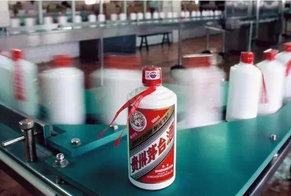 你了解茅台酒酒瓶的历史吗,第一批老茅台酒瓶图片