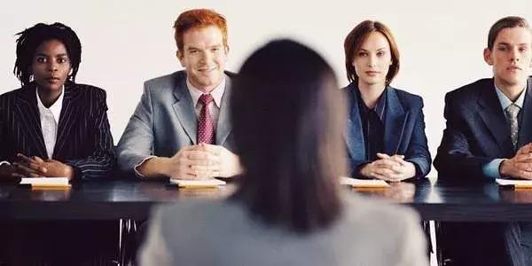 接下来是我的自我介绍英语怎么说,小学英语自我介绍演讲视频3分钟