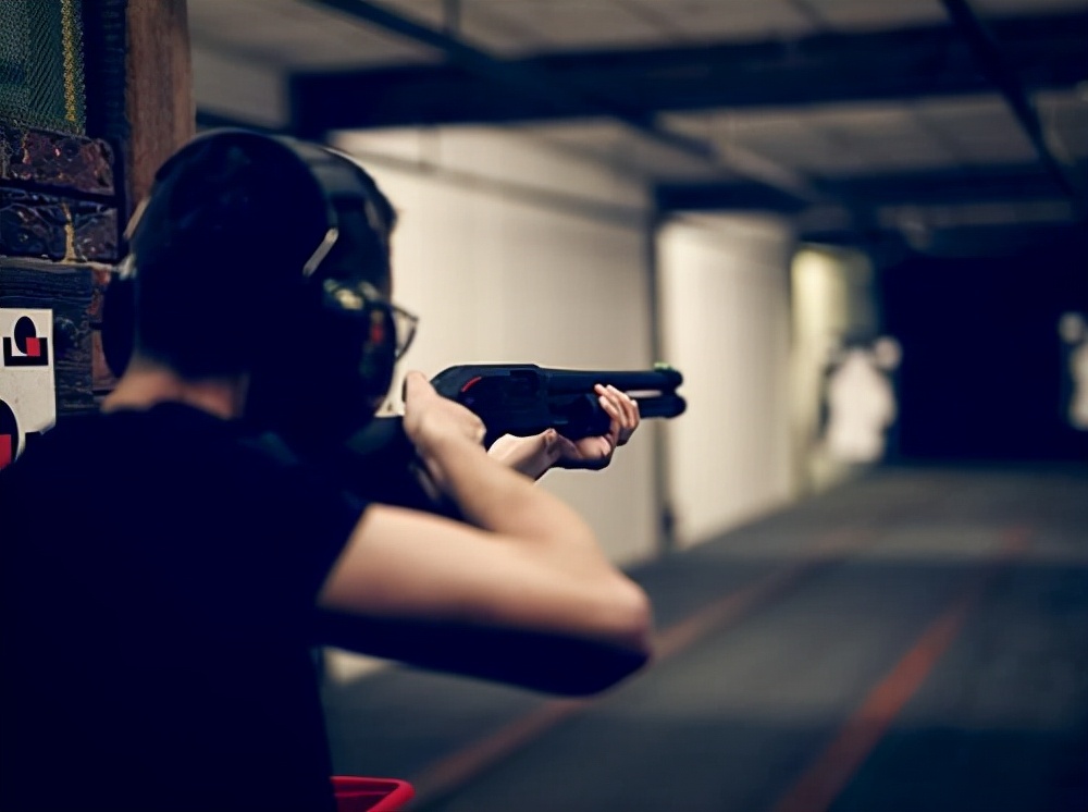 男子射击俱乐部中枪身亡,北京一小伙被刺身亡