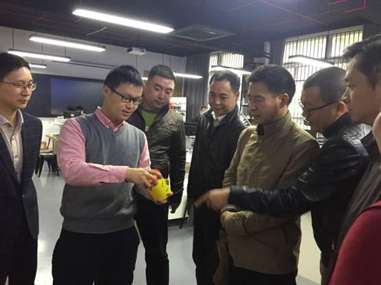 交流促发展,交流促合作共享共赢谋发展