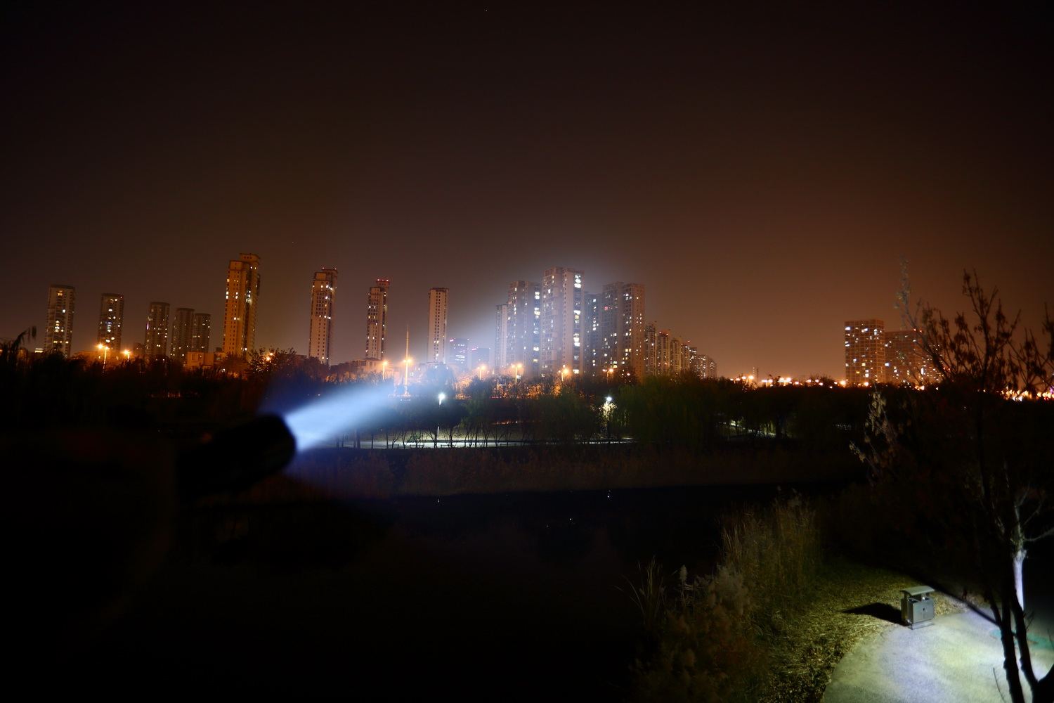 回归操作本质FENIXTK11TAC机械双模式战术电筒评测