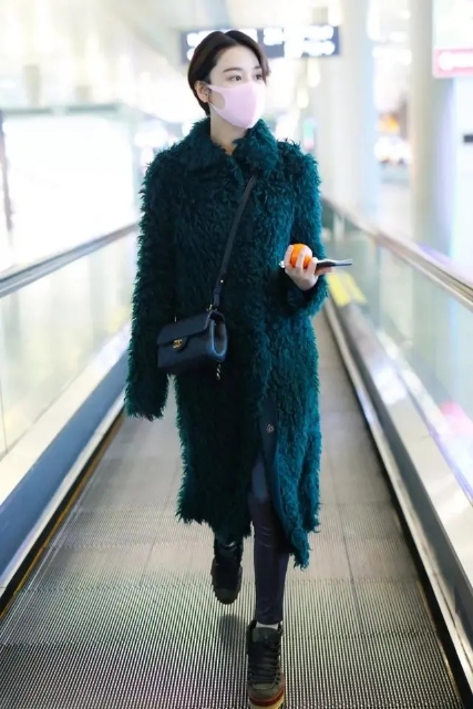 羊绒大衣穿搭30岁女士气质穿搭,羊绒大衣穿搭40岁女士气质穿搭