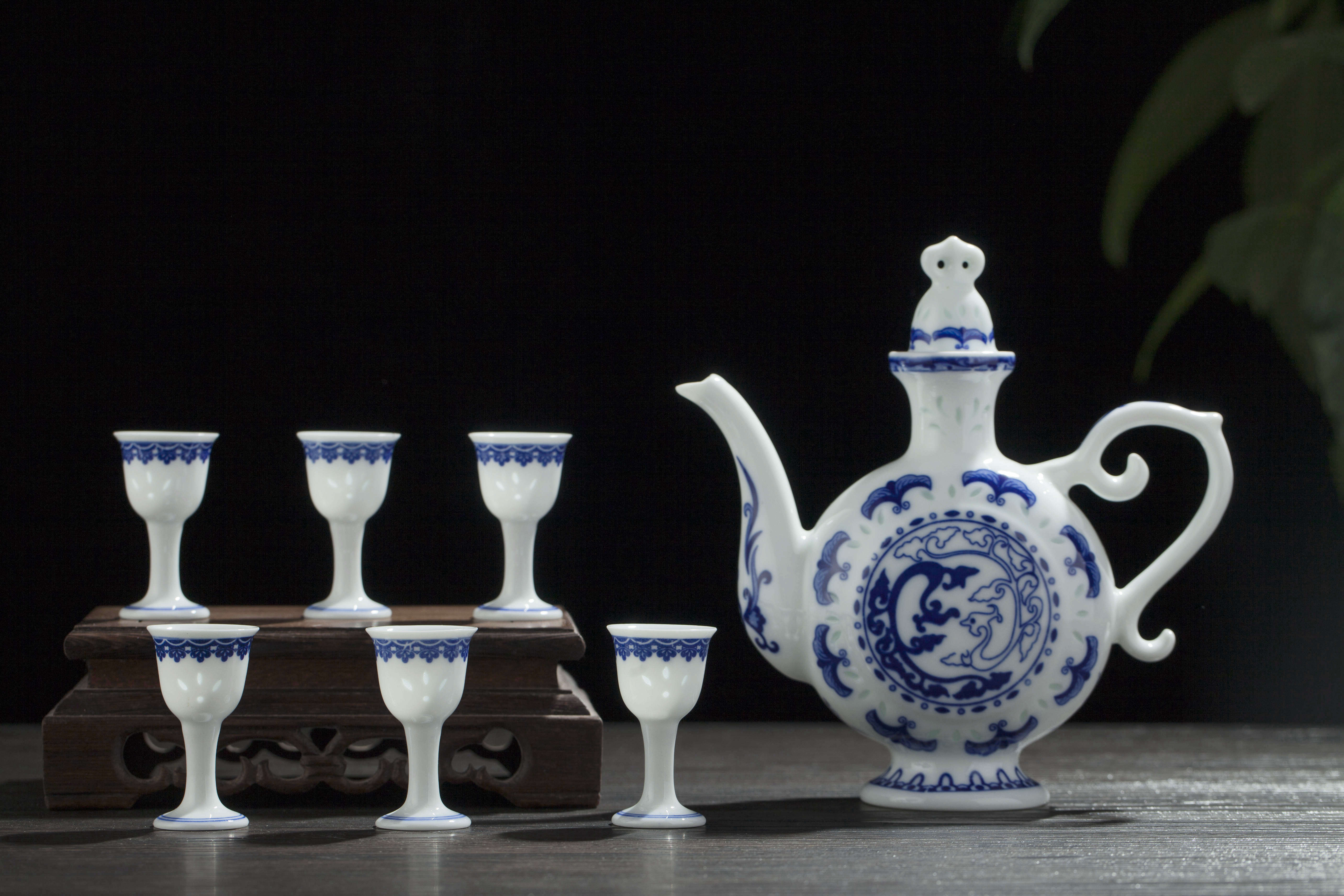 以前古人喝酒都是拿碗喝度数大吗,古人喝酒专用杯