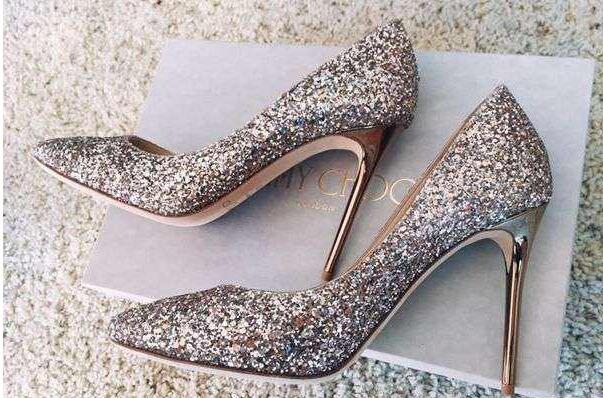 全智贤代言的bhc炸鸡,全智贤jimmychoo高跟鞋