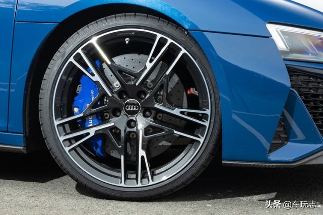 奥迪R8V10Coupeperformance版,新款奥迪r8v10performance版本