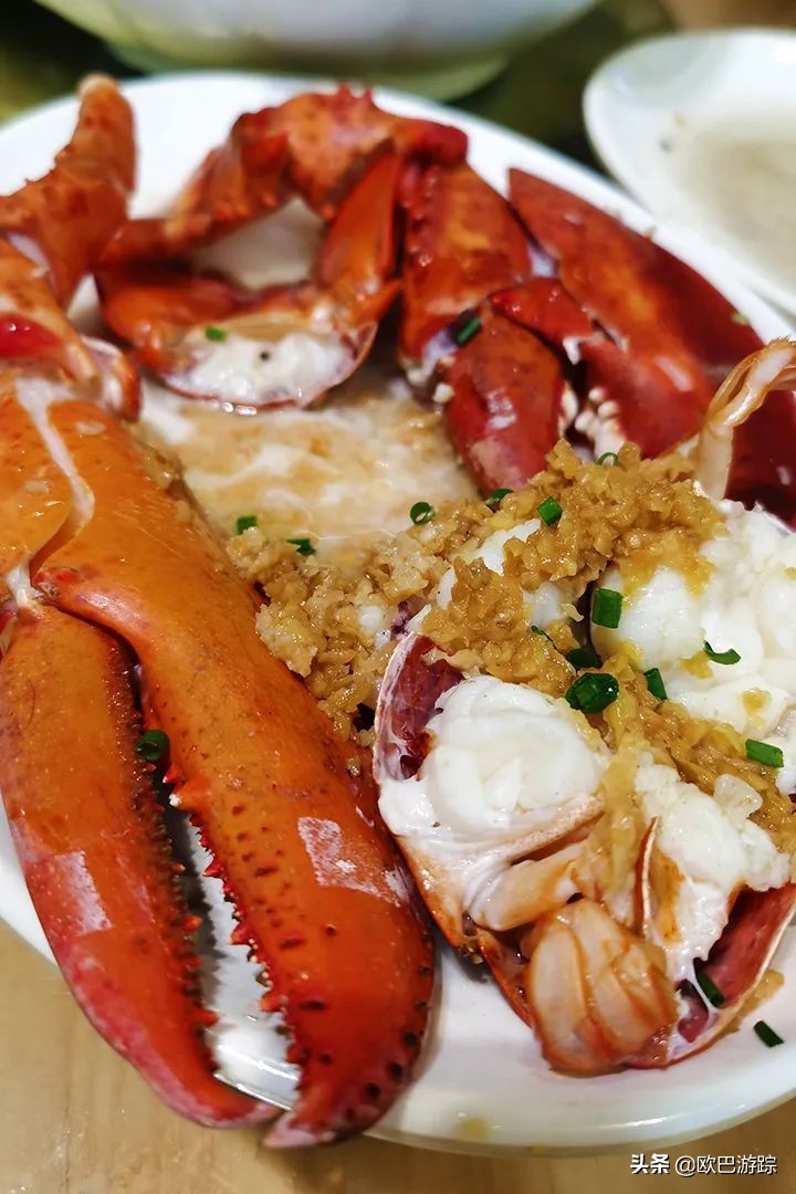 三亚维景度假酒店，占地100000多平米，位于天下第一湾的亚龙湾