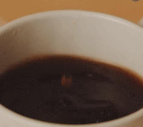 星巴克开600家新店计划，遭日本老牌打乱，2块喝一杯意式咖啡