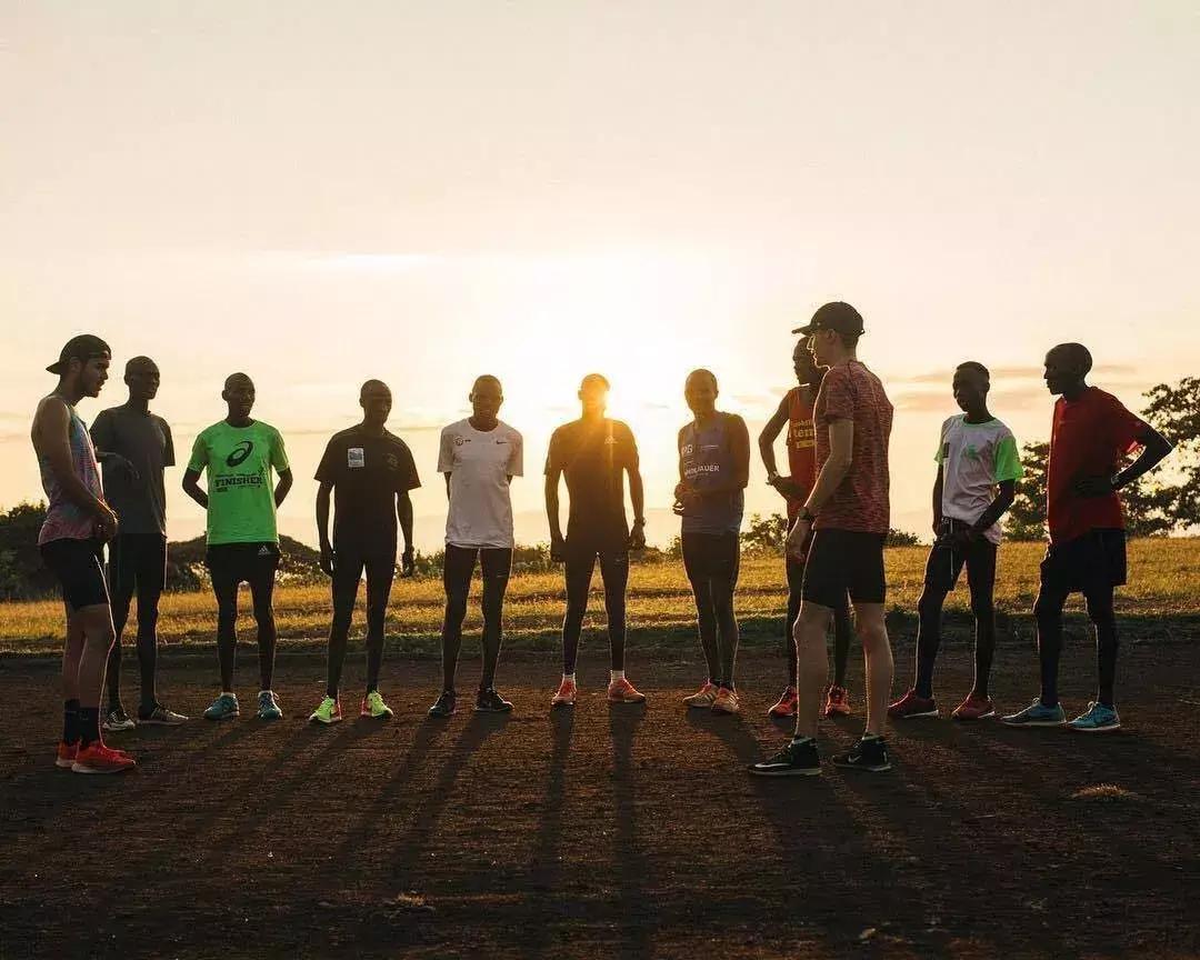 他退出了100多个跑步群：低质量社交，不如高质量独处