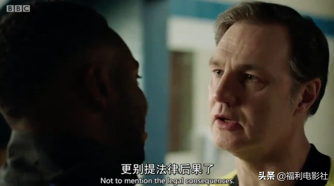 英国足球裁判吹黑哨,英国人为了看球有多疯狂