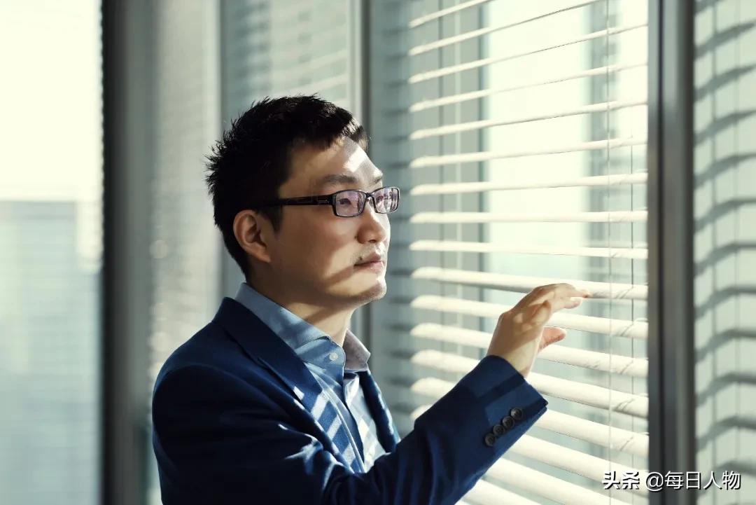 黄峥个人资产多少亿干什么的,黄峥是浙江人怎么成上海首富了