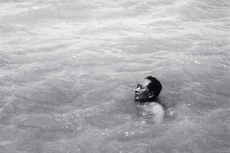 1961年毛主席和蒙哥马利共度中秋，吃虾皮奶酪，三五香烟换诗词