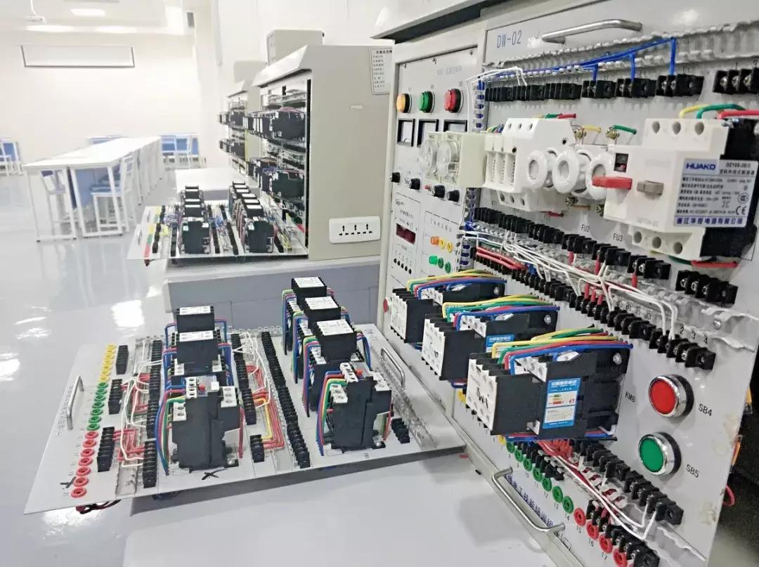 汽车专业实训室,汽车工程实训基地