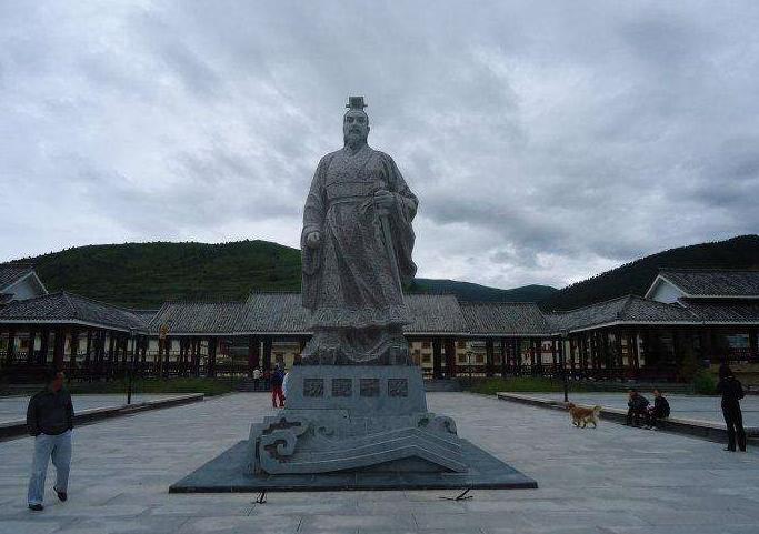 四川的保护神都江堰，为何屹立两千年不倒？不只是因为工程良心
