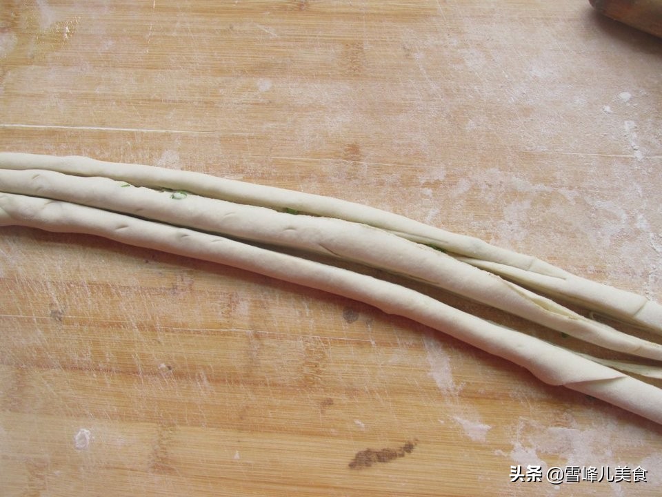 葱油千层饼最简单做法,怎样做葱油千层饼又软又好吃