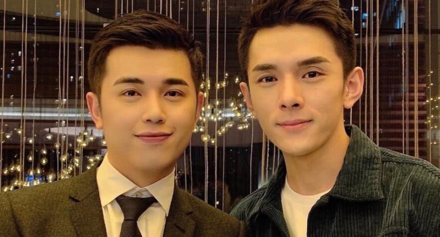 张小斐现在还跟着贾玲么,贾玲和张小斐合起来的样子