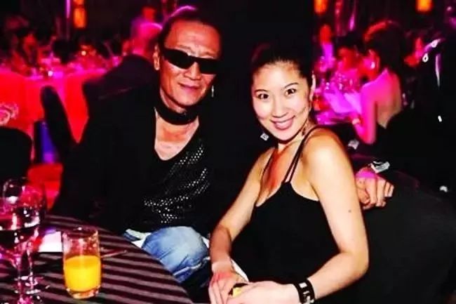 谢霆锋父亲谢贤对王菲态度,张柏芝谢霆锋谢贤的精彩故事