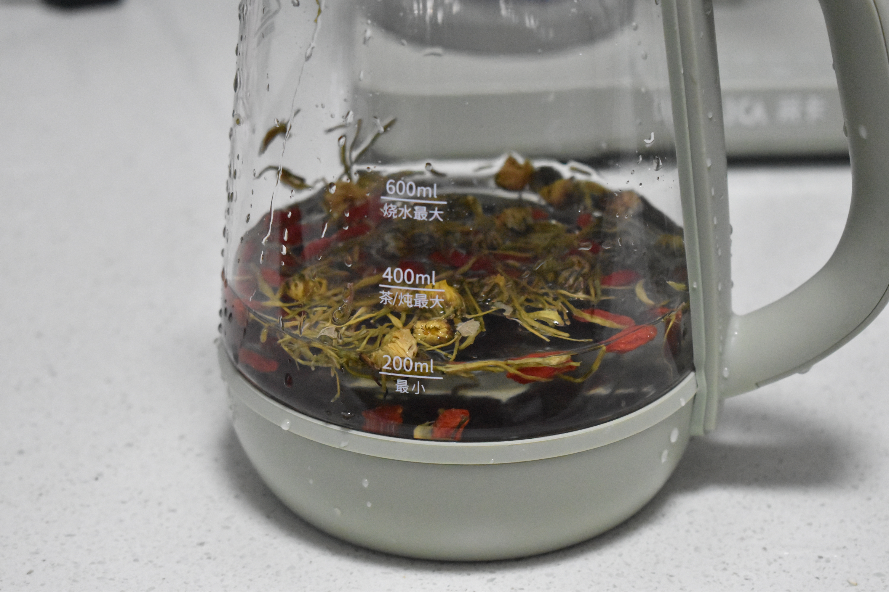 泡茶喝的饮品滋润喉咙,熬夜去火煮什么茶喝